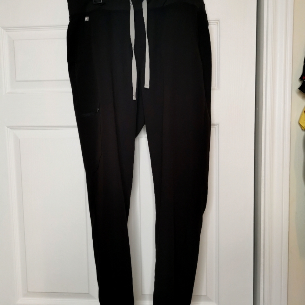 FIGS scrub pants (Zamora jogger)